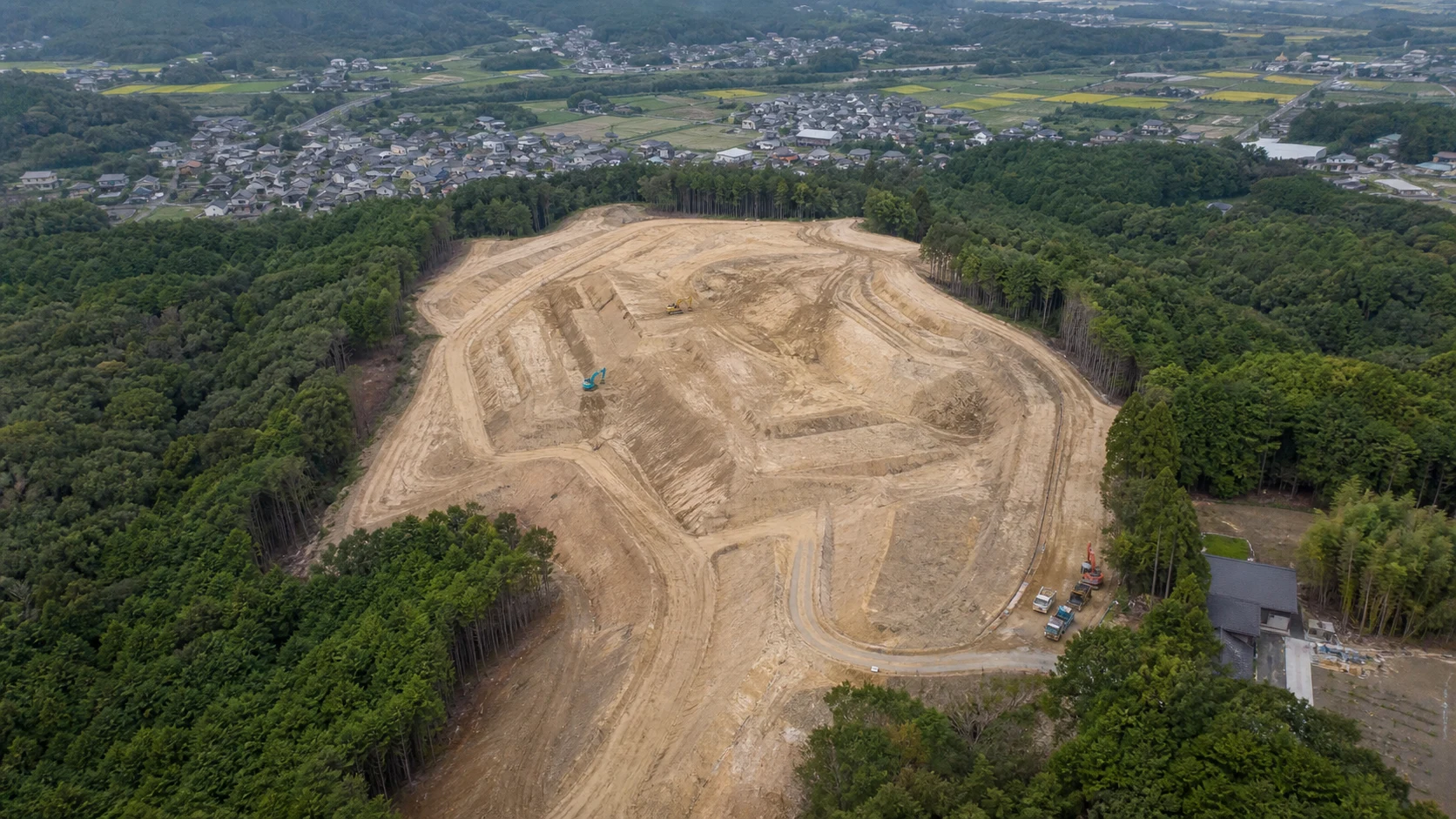太陽光発電関連会社｜造成工事の進捗確認ドローン空撮 関連画像 1